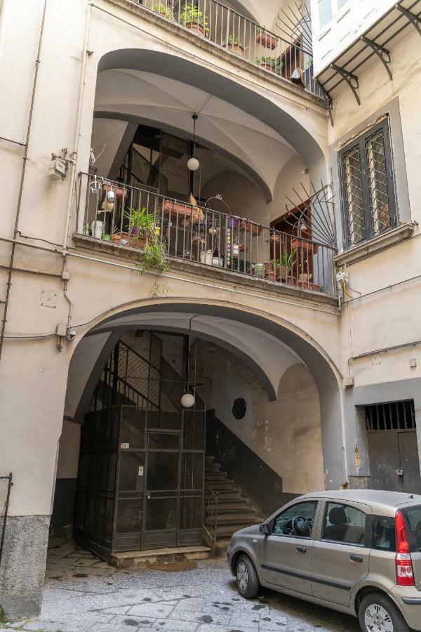 Una Stanza Al Museo Napoli Ngoại thất bức ảnh